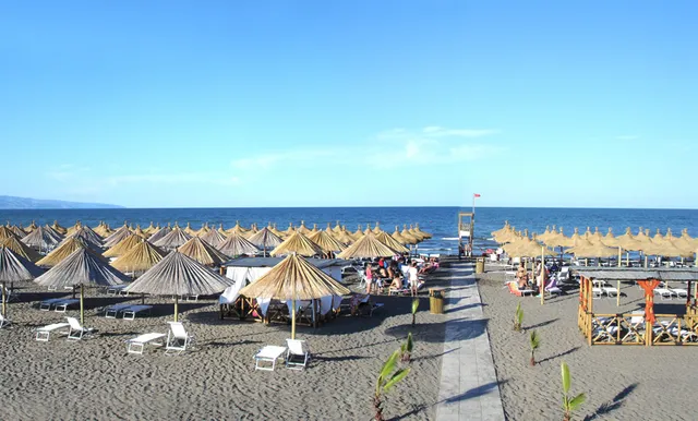 VILLAGE IPPOCAMPO - super condominium