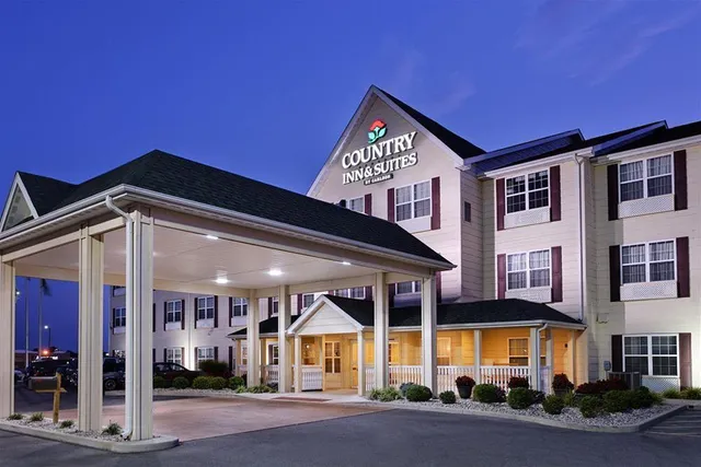 Country Inn & Suites by Radisson, Marion, IL