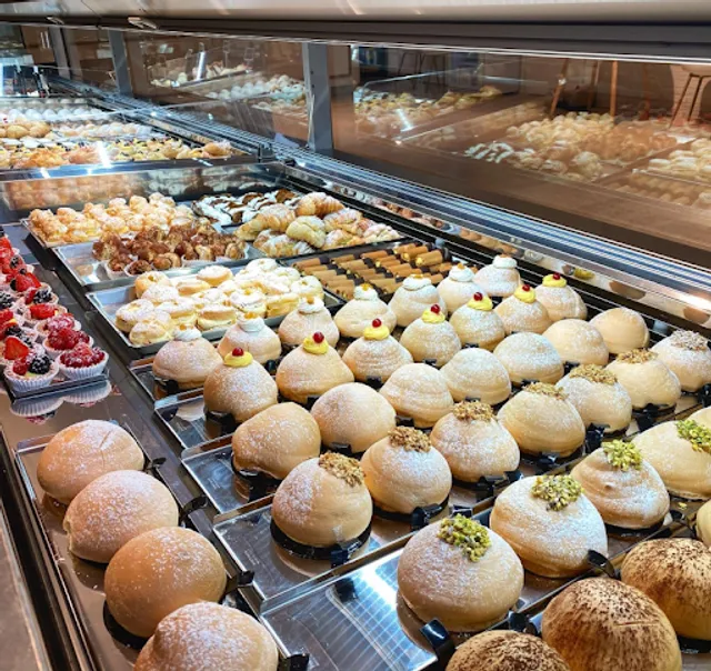 Dolce Arte Gelateria Pasticceria Caffetteria Yogurteria