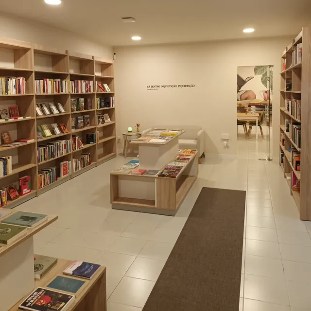 Inquieta - livraria e cafetaria