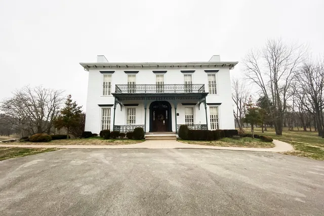 OYO Hotel Falls of Rough KY Route 110