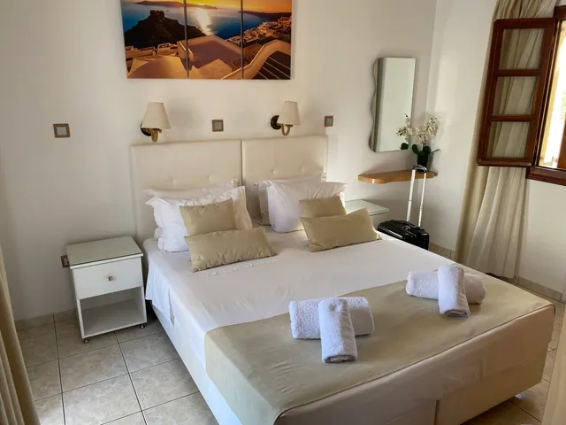 Santorini Family Apartments