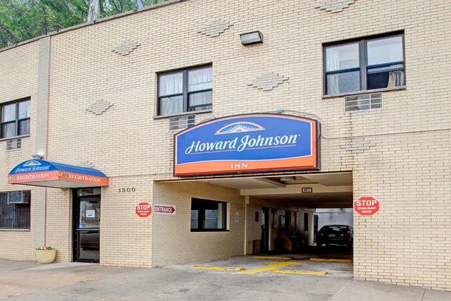 Howard Johnson Inn Yankee Stadium