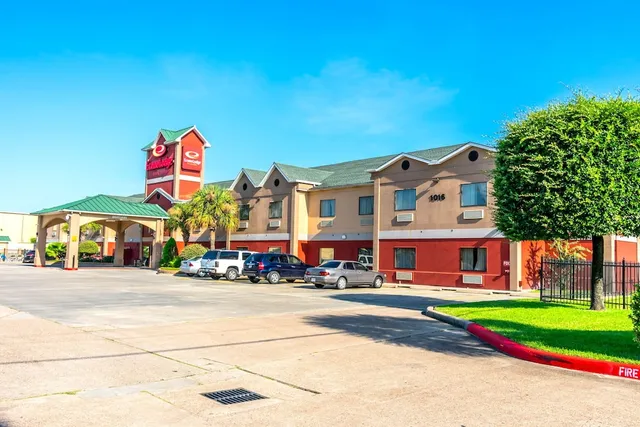 Econo Lodge Inn & Suites East Houston I-10