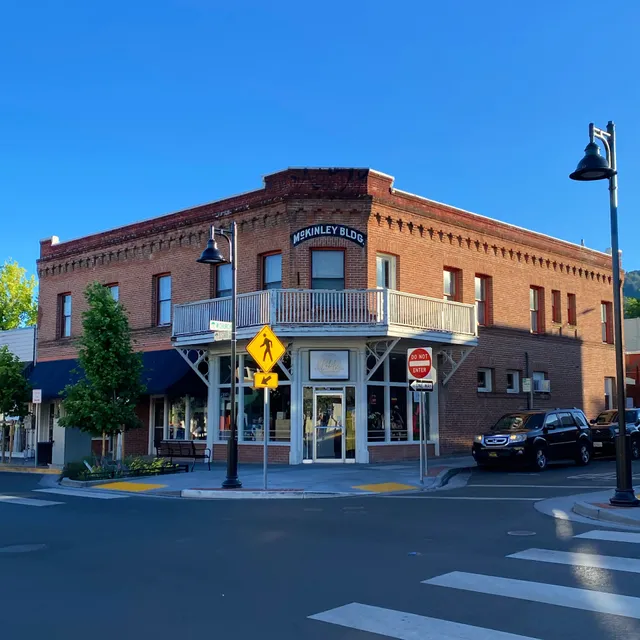 Labels Recycled Fashion