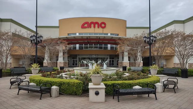 AMC Lynnhaven 18