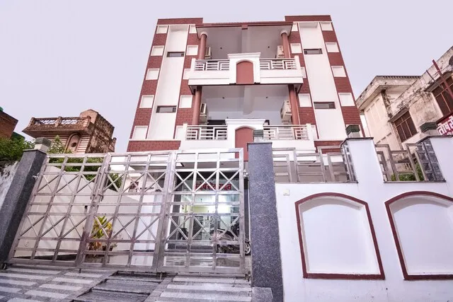 OYO 61867 Santosh Seva Sadan