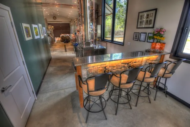 The Dubh Glas Distillery Ltd.