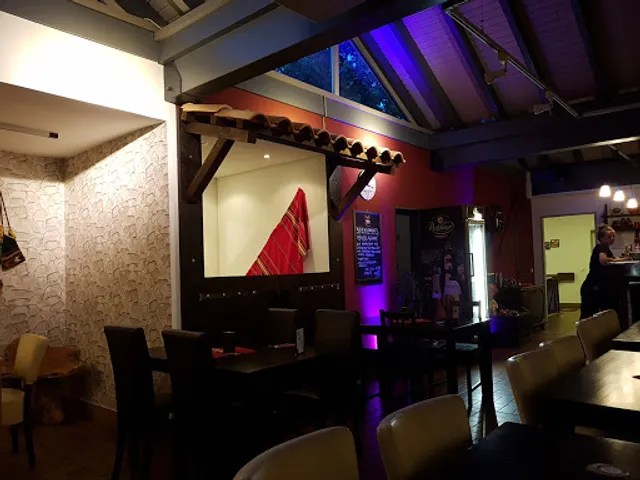 Tinto Y Blanco Tapas & mehr