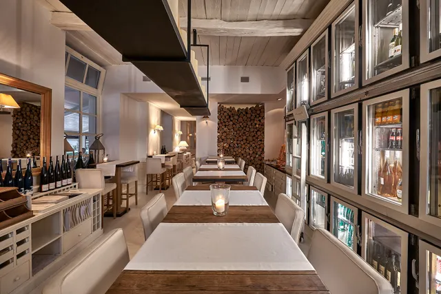 Flaming & Co Restaurant