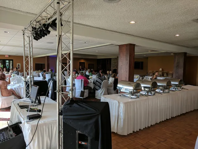 Oakwood Country Club