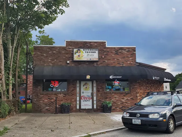 Stevie D's Riverside Tavern