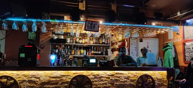 Lemon Bar Karaoke & Pub