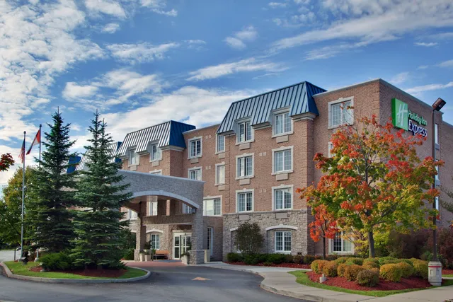 Holiday Inn Express Whitby Oshawa by IHG