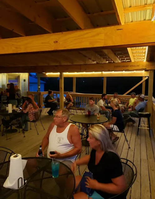 Silver Top Sports Bar & Grill