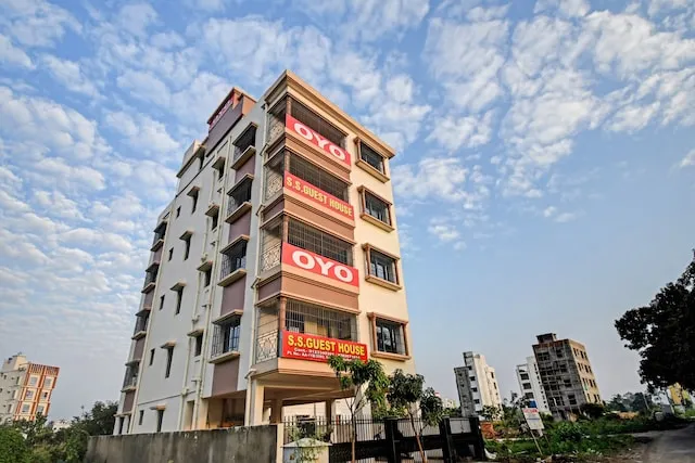 Flagship 84655 S S Guest House