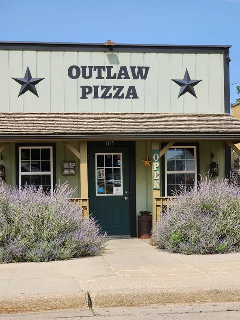 Outlaw Pizza