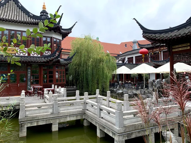 Yu Café & Bar (not the restaurant)