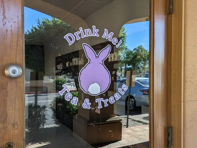 Drink Me! Tea & Treats