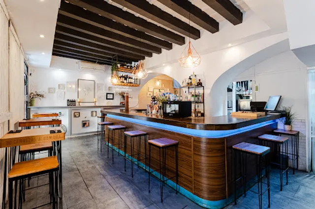 Vuela Tapas & Cocktail