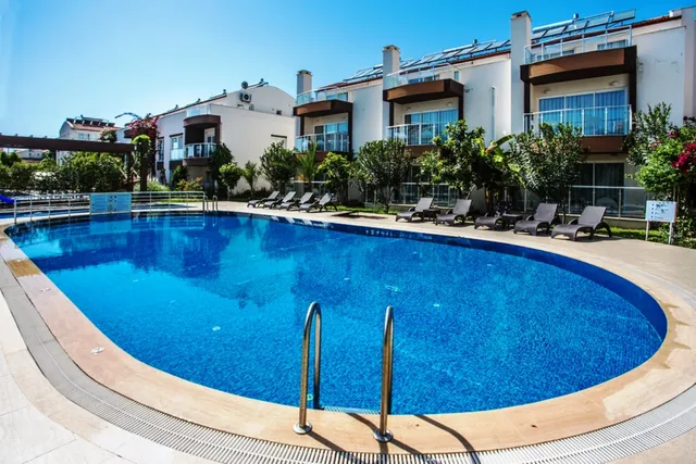 Golden Life-Blue Green Residence