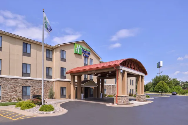 Holiday Inn Express & Suites Topeka West I-70 Wanamaker by IHG