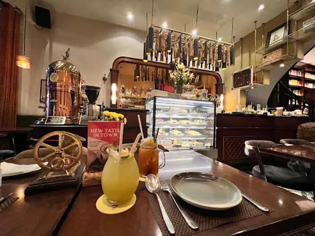 RuNam Nha Tho Street