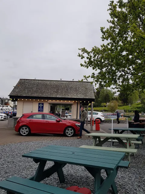 The Bluebird Cafe on the Bay