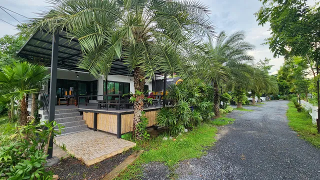 ปรีชารีสอร์ท&พูลวิลล่า