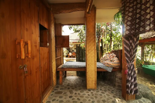 Bali Bungalow MedewiSurf-Homestay