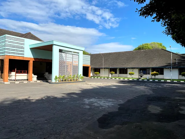 Cakra Residence Hotel