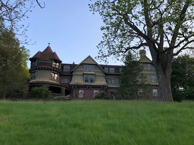 Brooke Mansion