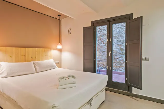 Montserrat Apartments by gaiarooms