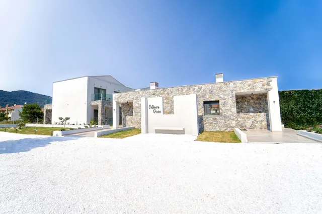 Celine's Rose Apartments