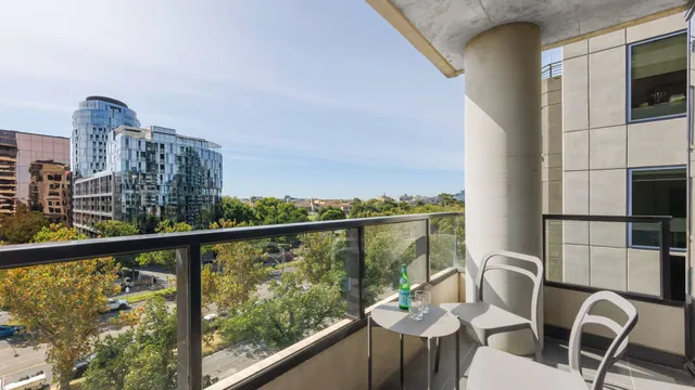 Oaks Melbourne St Kilda Road Hotel