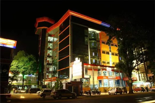 Capital O 68996 Hotel Grand E Muscat