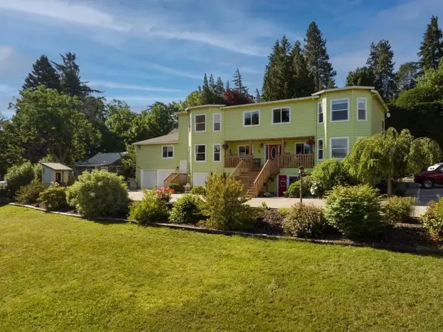 The Irish Inn Hood River