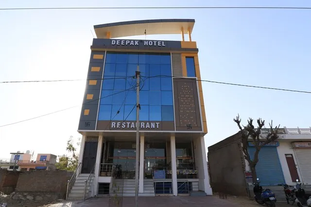 Deepak Hotel And Restaurant