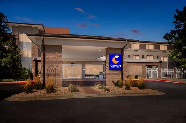 Comfort Inn & Suites Boulder