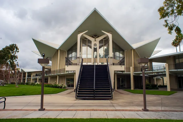 Hope International University (HIU)