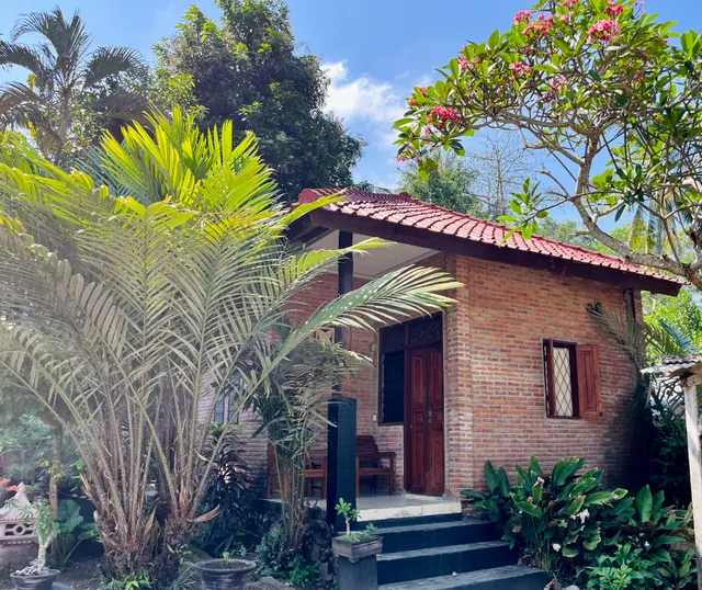 Batu Layar Bungalows