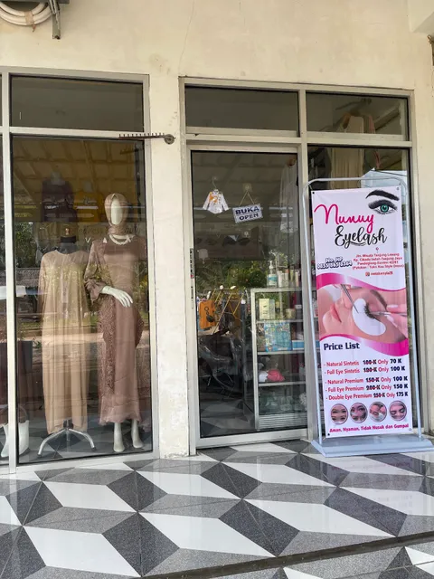 Kadeudeuh Homestay - Rumah Arsyla-Toko Baju dan Eyelash Extension