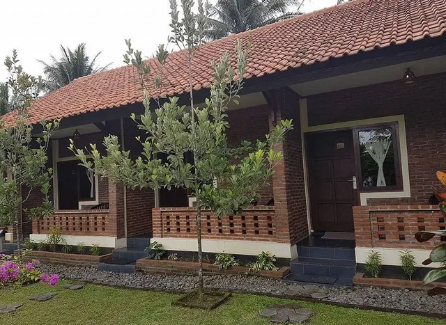 Rumah Catra Guest House & Resto