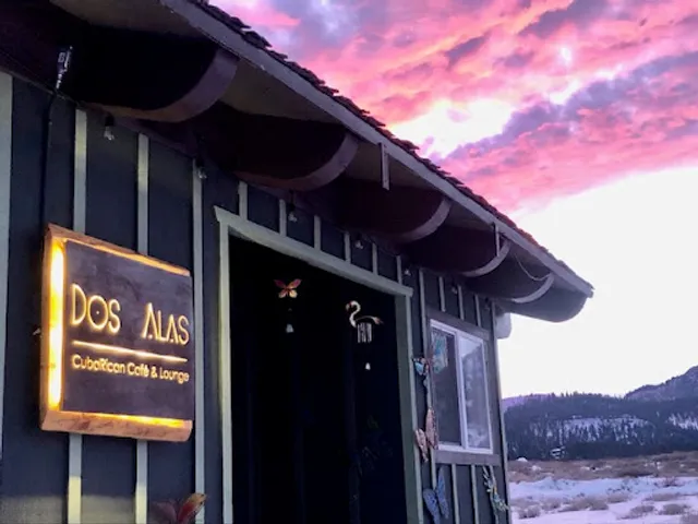Dos Alas CubaRican Café & Lounge