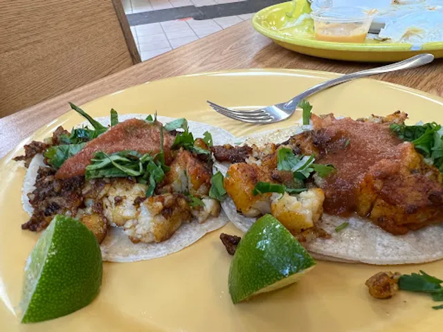 Mercado & Taqueria De Amigos