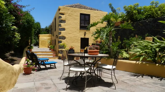 Oasis Hill Botanical Garden