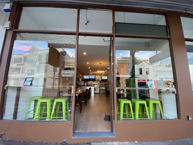 Savour cafe’ and juice bar