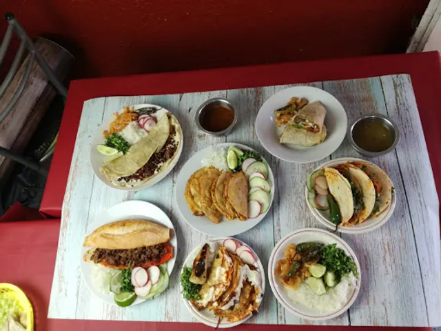 Tacos de Barbacoa "EL CARNAL"