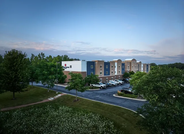 Candlewood Suites Milwaukee Airport-Oak Creek by IHG