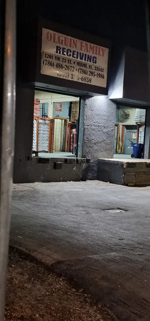 Olguin Family خضرة